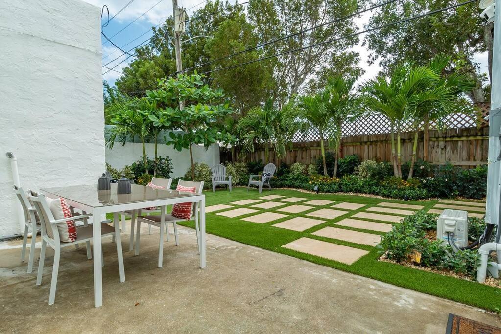 ウェストパームビーチGarden Oasis In Flamingo Parkアパートメント エクステリア 写真
