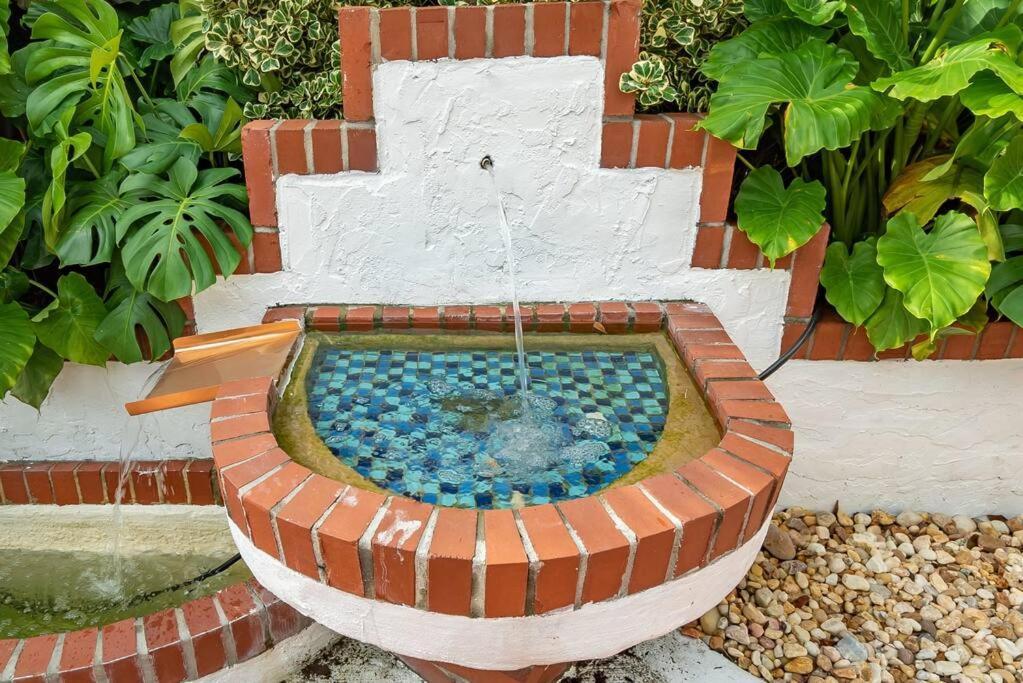 ウェストパームビーチGarden Oasis In Flamingo Parkアパートメント エクステリア 写真